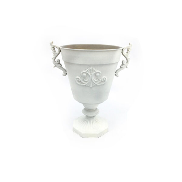 Coppa Alzata in latta bianca con manici e base d. 24,5 cm. h. 29 cm.